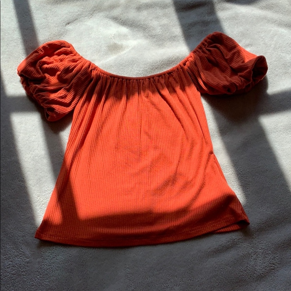 Adorable rust off the shoulder shirt!